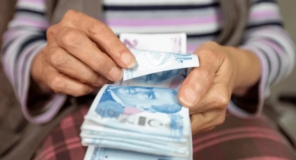 AK Parti Meclis'e Sundu! En Düşük Emekli Maaşı Ne Kadar Olacak?